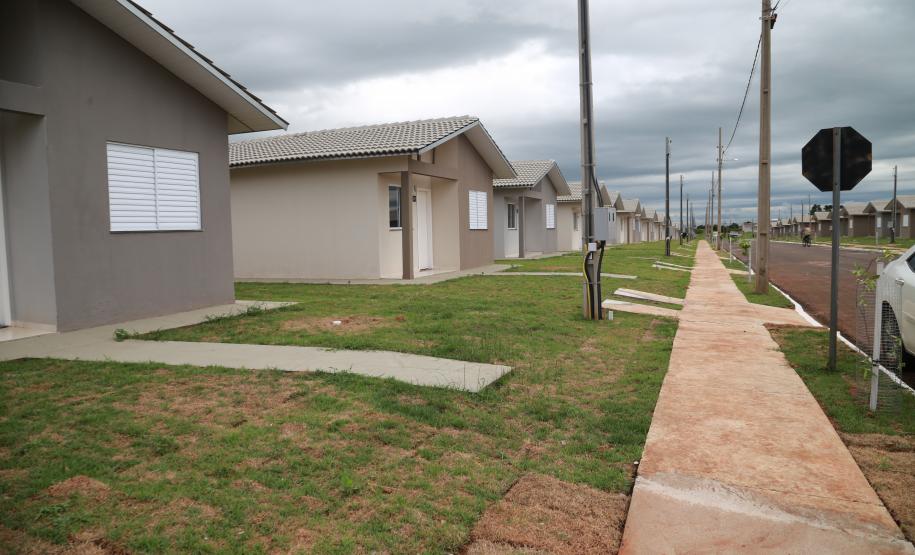 Governador entrega condomínio residencial para 103 famílias em Loanda