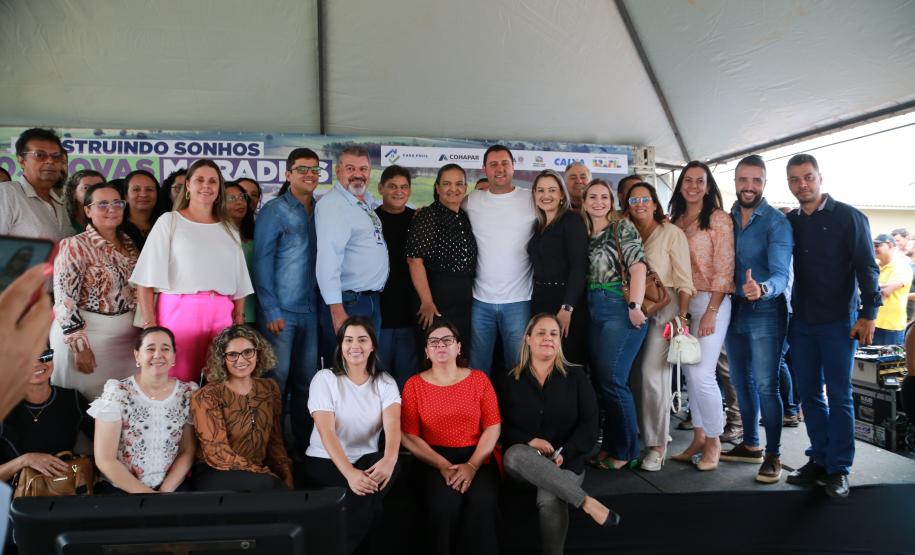 Governador entrega condomínio residencial para 103 famílias em Loanda