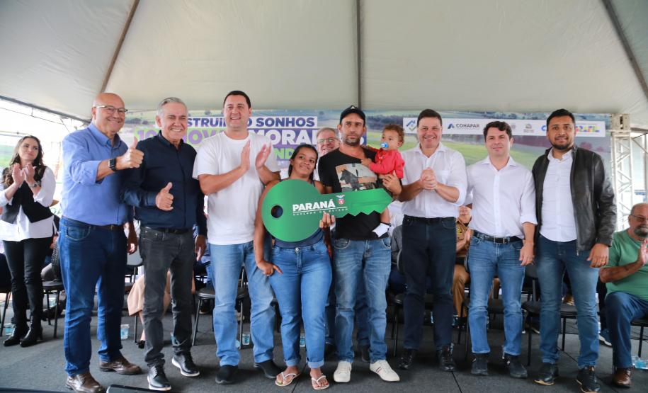 Governador entrega condomínio residencial para 103 famílias em Loanda