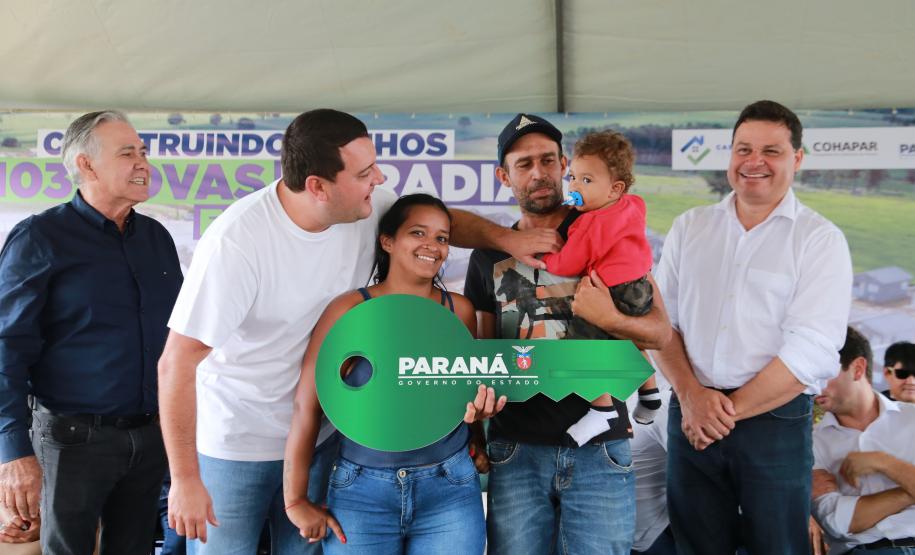 Governador entrega condomínio residencial para 103 famílias em Loanda