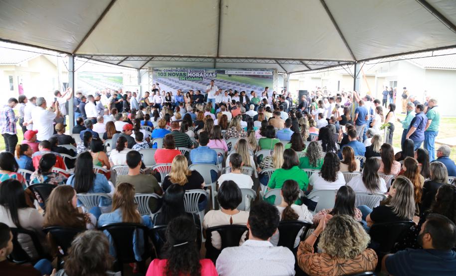 Governador entrega condomínio residencial para 103 famílias em Loanda