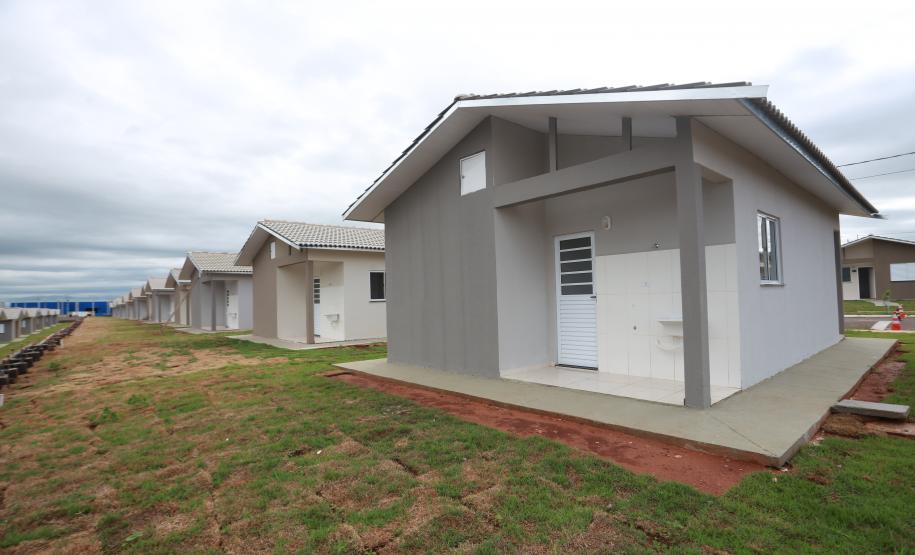 Governador entrega condomínio residencial para 103 famílias em Loanda