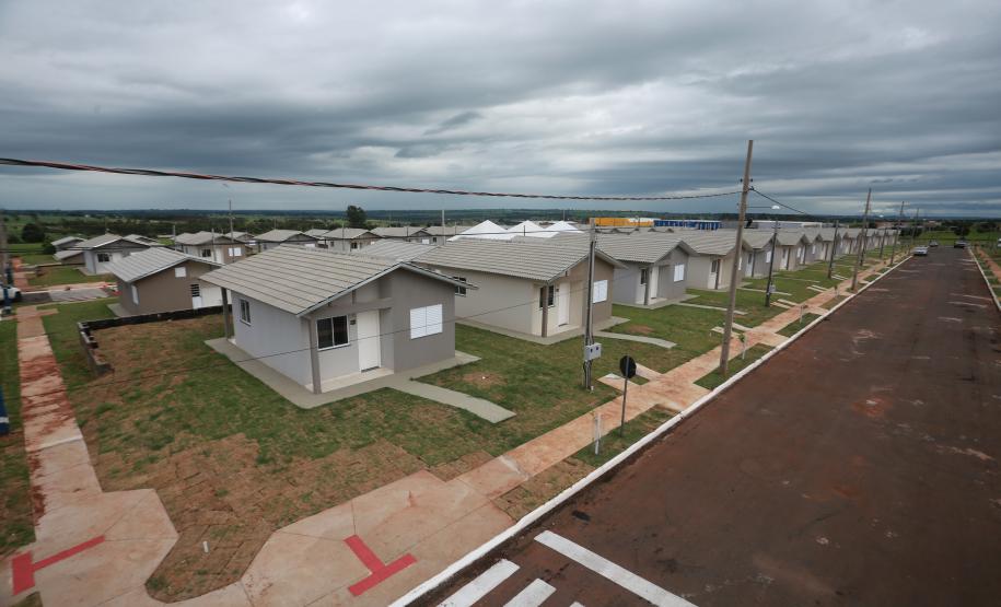 Governador entrega condomínio residencial para 103 famílias em Loanda