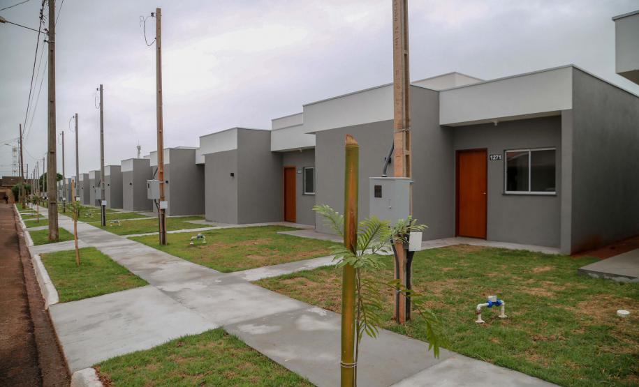 Com subsídio do Estado, 20 famílias de Marilena recebem as chaves da casa própria