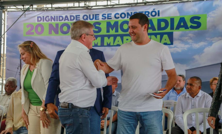 Com subsídio do Estado, 20 famílias de Marilena recebem as chaves da casa própria
