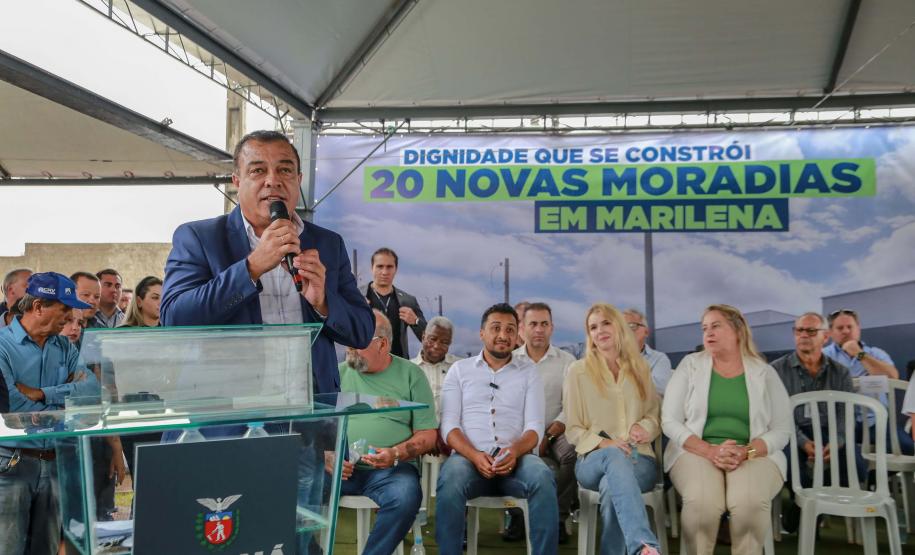 Com subsídio do Estado, 20 famílias de Marilena recebem as chaves da casa própria