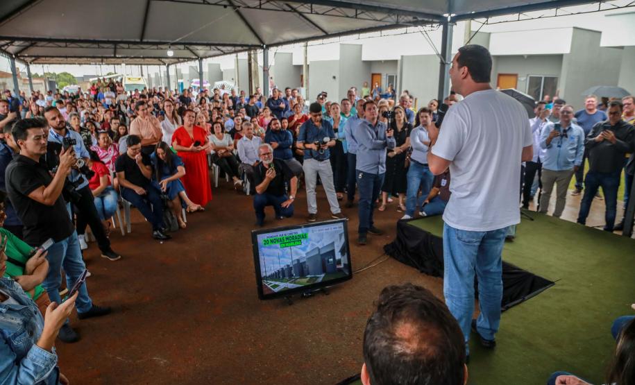 Com subsídio do Estado, 20 famílias de Marilena recebem as chaves da casa própria
