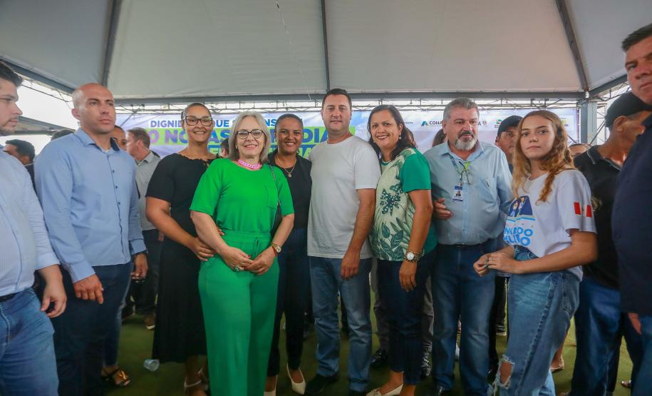 Com subsídio do Estado, 20 famílias de Marilena recebem as chaves da casa própria