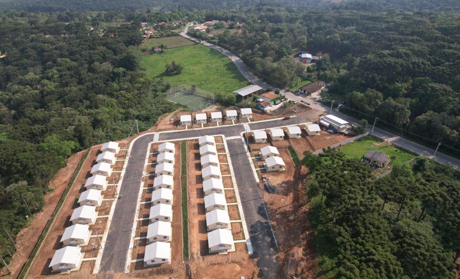 Cohapar entrega as chaves da casa própria a 34 famílias de São João do Triunfo