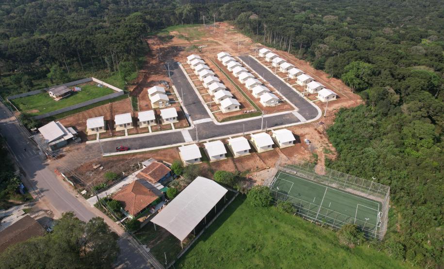 Cohapar entrega as chaves da casa própria a 34 famílias de São João do Triunfo