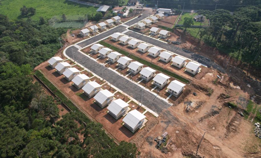 Cohapar entrega as chaves da casa própria a 34 famílias de São João do Triunfo