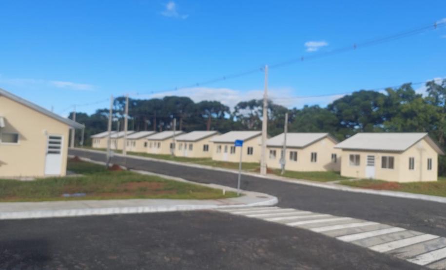 Cohapar entrega as chaves da casa própria a 34 famílias de São João do Triunfo