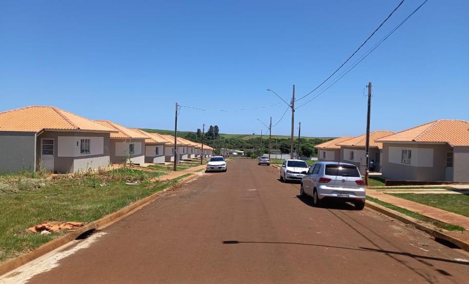 Em Primeiro de Maio, 17 famílias recebem recursos do Casa Fácil e conquistam a casa própria