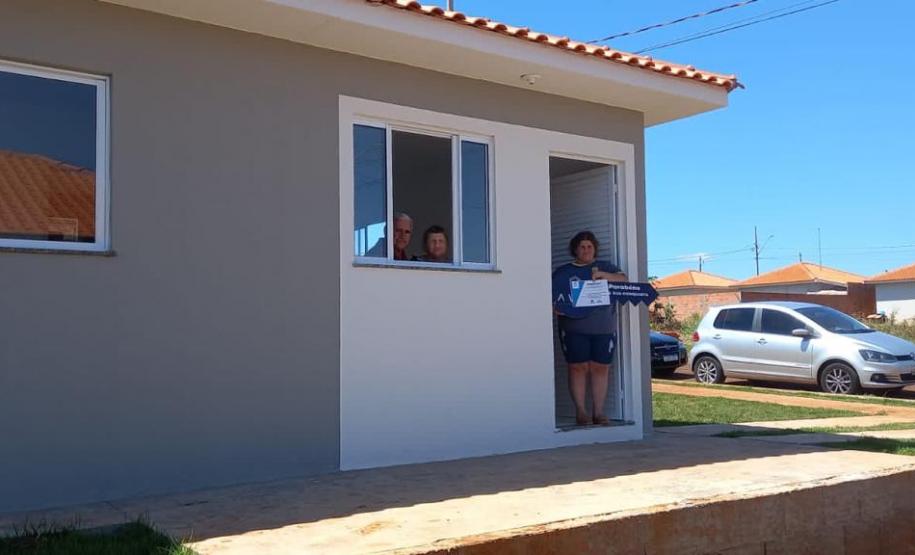 Em Primeiro de Maio, 17 famílias recebem recursos do Casa Fácil e conquistam a casa própria