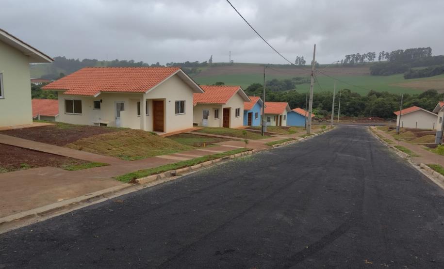 47 famílias de Bom Sucesso do Sul recebem as chaves da casa própria pelo programa Casa Fácil Paraná - Modalidade Financiamento