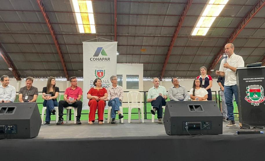 Programa da Cohapar leva escritura a preço acessível a 93 famílias de Bandeirantes