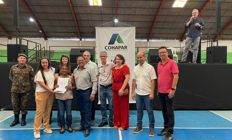 Programa da Cohapar leva escritura a preço acessível a 93 famílias de Bandeirantes