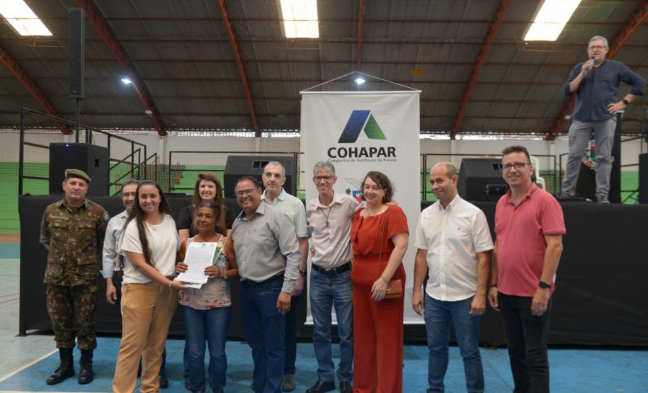 Programa da Cohapar leva escritura a preço acessível a 93 famílias de Bandeirantes