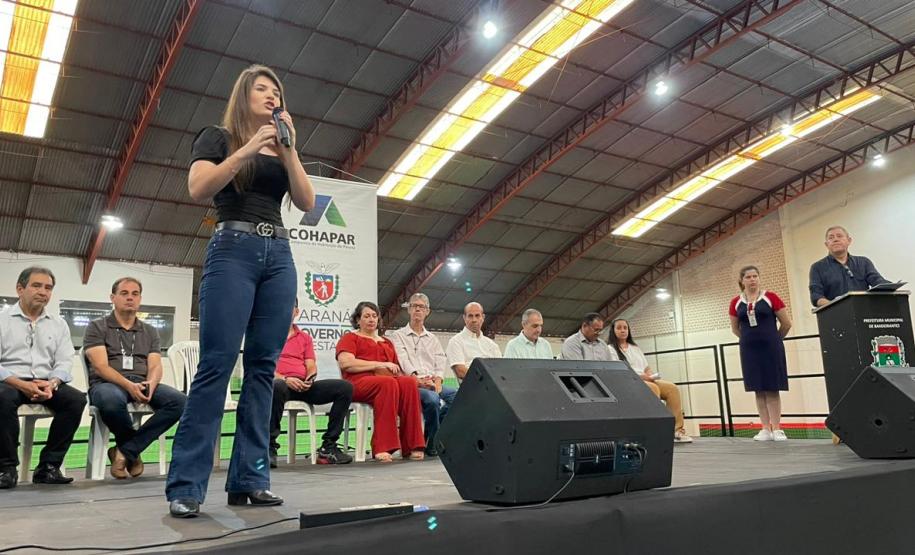 Programa da Cohapar leva escritura a preço acessível a 93 famílias de Bandeirantes