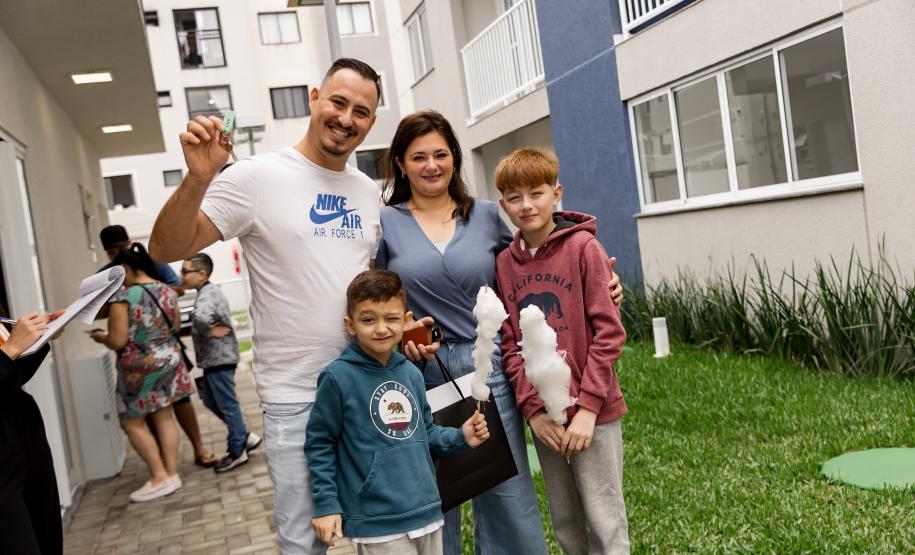 Com subsídio do Estado, Residencial Azzurra é entregue e beneficia 79 famílias em Pinhais