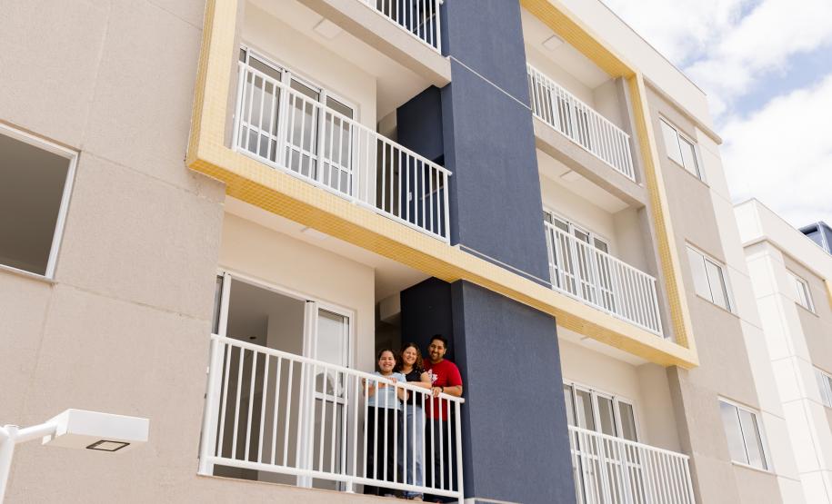 Com subsídio do Estado, Residencial Azzurra é entregue e beneficia 79 famílias em Pinhais