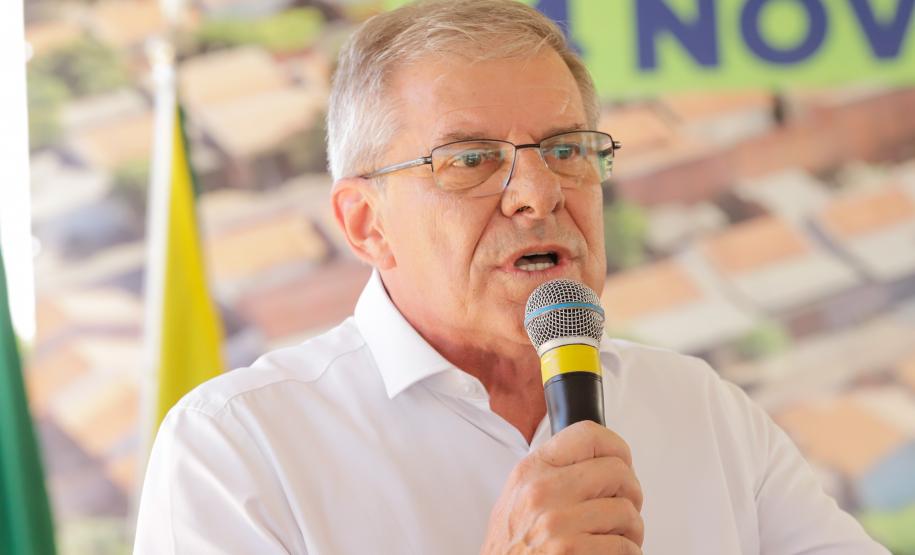 Governador entrega 44 casas e anuncia construção de condomínio do idoso em Ibiporã