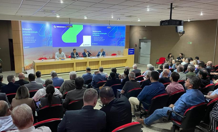 Cohapar apresenta as políticas habitacionais do Governo do Estado no Sinduscon Meeting