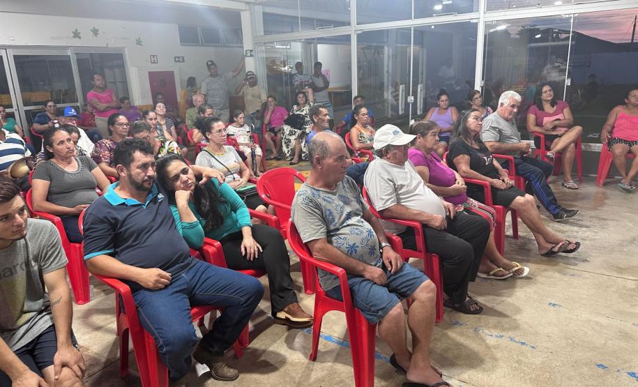 Cohapar entrega 58 matrículas de regularização fundiária para famílias de Figueira