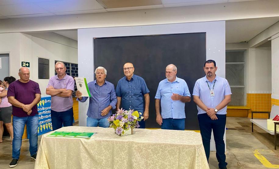 Cohapar entrega 58 matrículas de regularização fundiária para famílias de Figueira