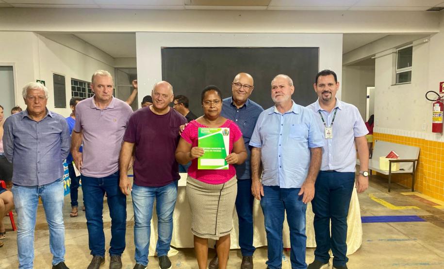 Cohapar entrega 58 matrículas de regularização fundiária para famílias de Figueira