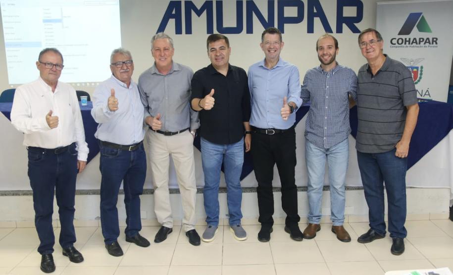 Cohapar e Casa Civil realizam eventos de adesão ao Programa Escritura na Mão junto à AMP