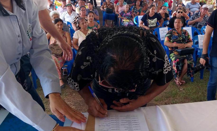 98 famílias de Guaíra regularizam posse de imóveis através do Casa Fácil