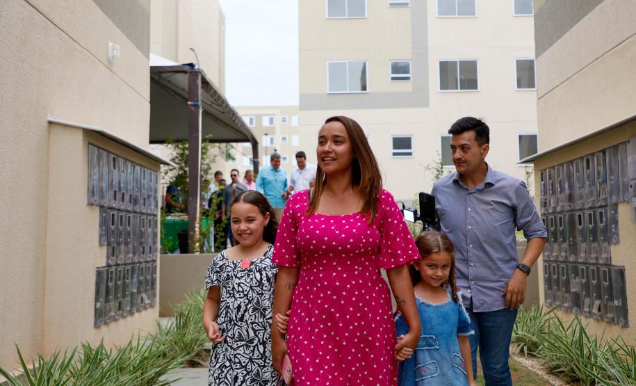 Casa Fácil: governador inaugura residencial com 144 apartamentos em Londrina