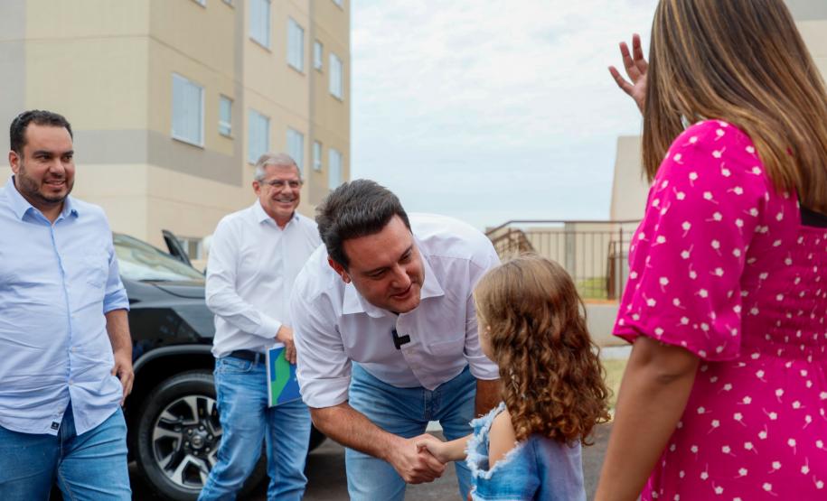 Casa Fácil: governador inaugura residencial com 144 apartamentos em Londrina