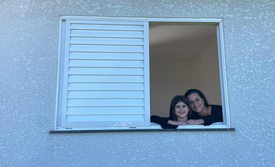 Por meio do Programa Casa Fácil, Cohapar entrega 30 casas e 45 escrituras públicas para famílias de Primeiro de Maio