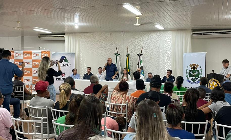 Por meio do Programa Casa Fácil, Cohapar entrega 30 casas e 45 escrituras públicas para famílias de Primeiro de Maio