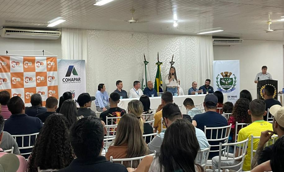 Por meio do Programa Casa Fácil, Cohapar entrega 30 casas e 45 escrituras públicas para famílias de Primeiro de Maio