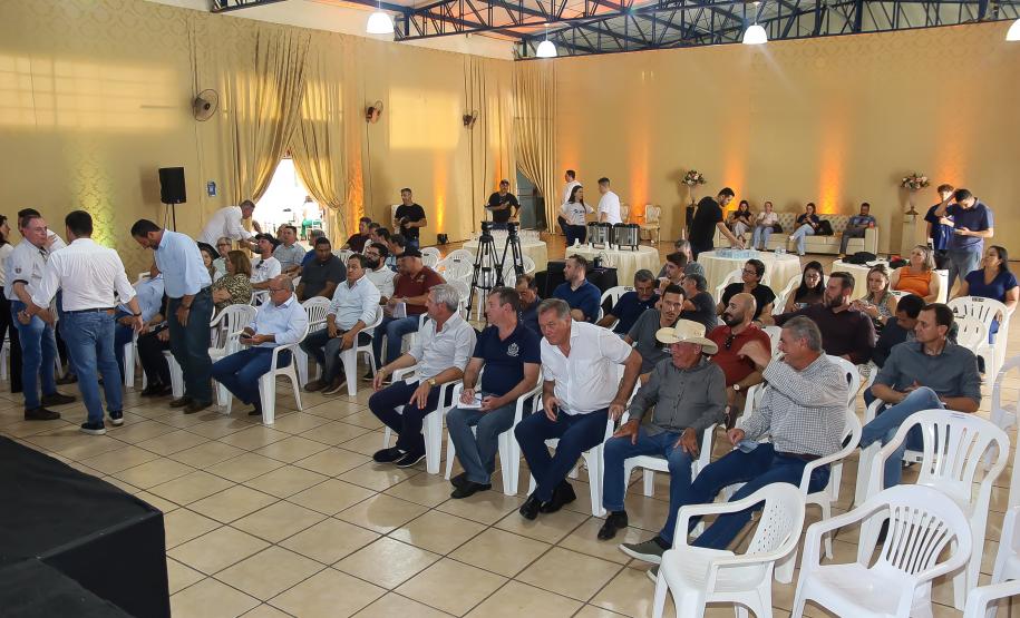 Cohapar e Casa Civil realizam eventos de adesão ao Programa Escritura na Mão junto à AMP