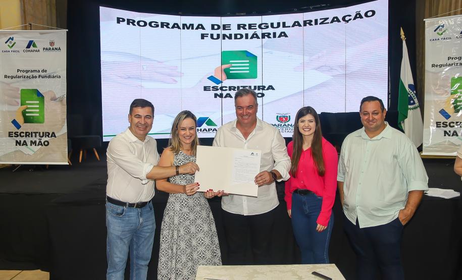 Cohapar e Casa Civil realizam eventos de adesão ao Programa Escritura na Mão junto à AMP