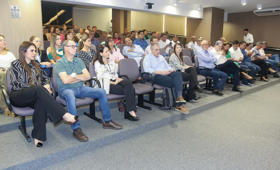 Estado realiza mais uma etapa de reuniões sobre o Programa Escritura na Mão junto à AMP