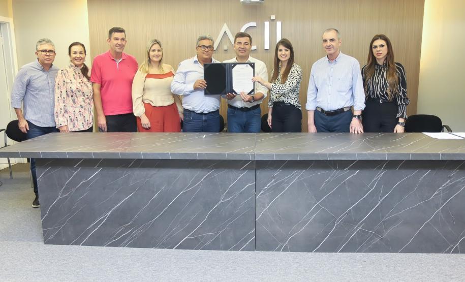 Estado realiza mais uma etapa de reuniões sobre o Programa Escritura na Mão junto à AMP