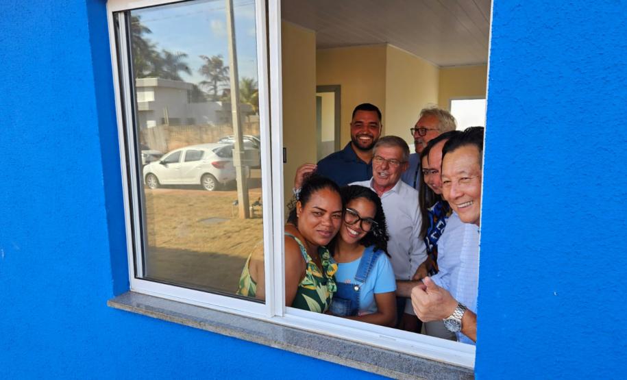 Em Ângulo, 12 famílias ganham novos lares por meio do Programa Casa Fácil Paraná