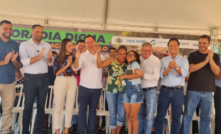 Em Ângulo, 12 famílias ganham novos lares por meio do Programa Casa Fácil Paraná