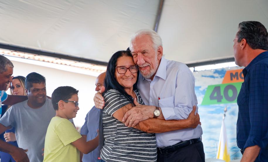 Piana inaugura residencial que beneficia 40 famílias de São Carlos do Ivaí
