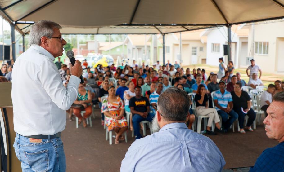 Piana inaugura residencial que beneficia 40 famílias de São Carlos do Ivaí