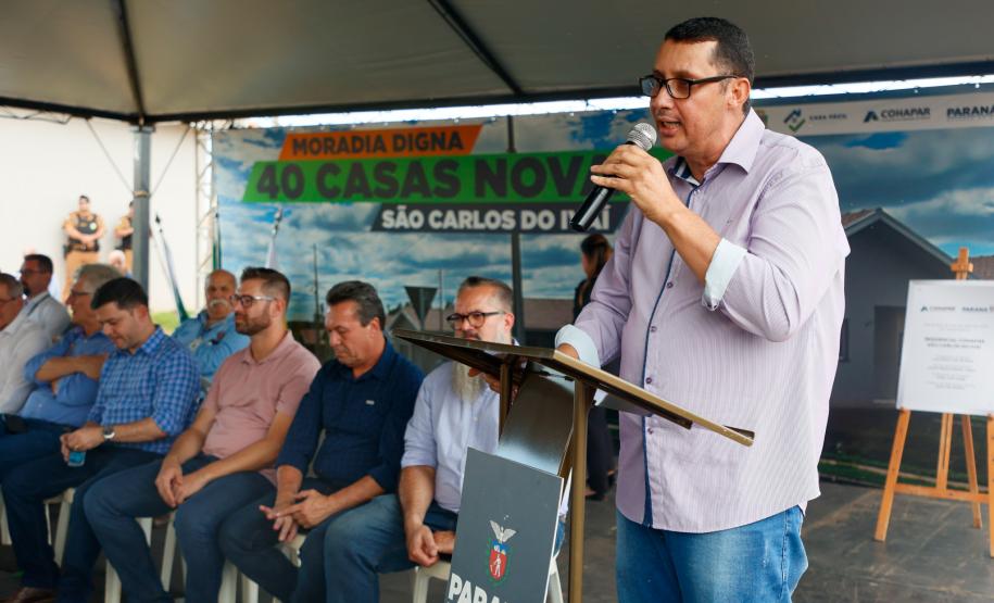 Piana inaugura residencial que beneficia 40 famílias de São Carlos do Ivaí