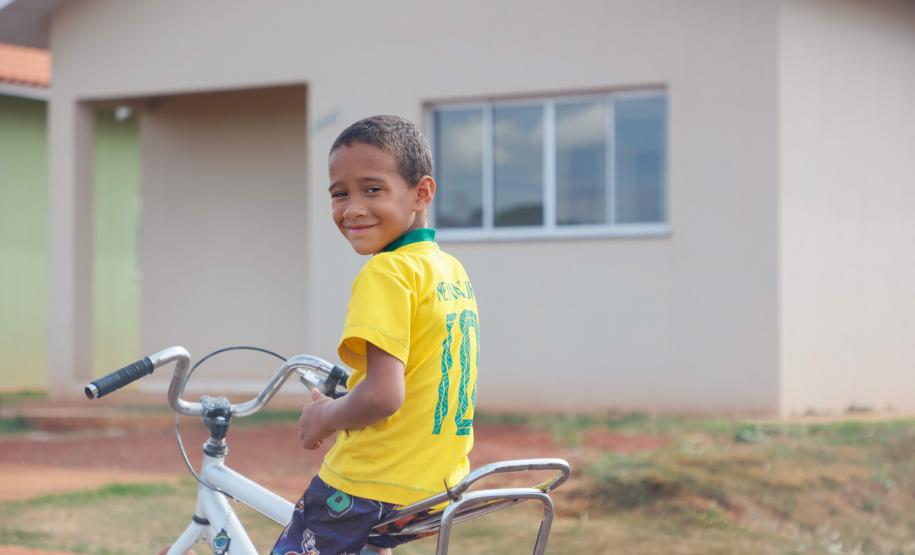 Piana inaugura residencial que beneficia 40 famílias de São Carlos do Ivaí