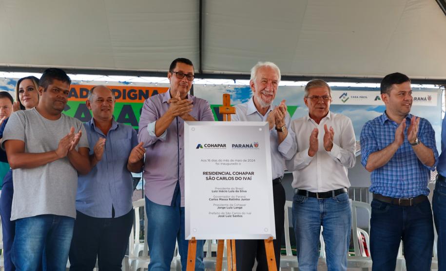 Piana inaugura residencial que beneficia 40 famílias de São Carlos do Ivaí
