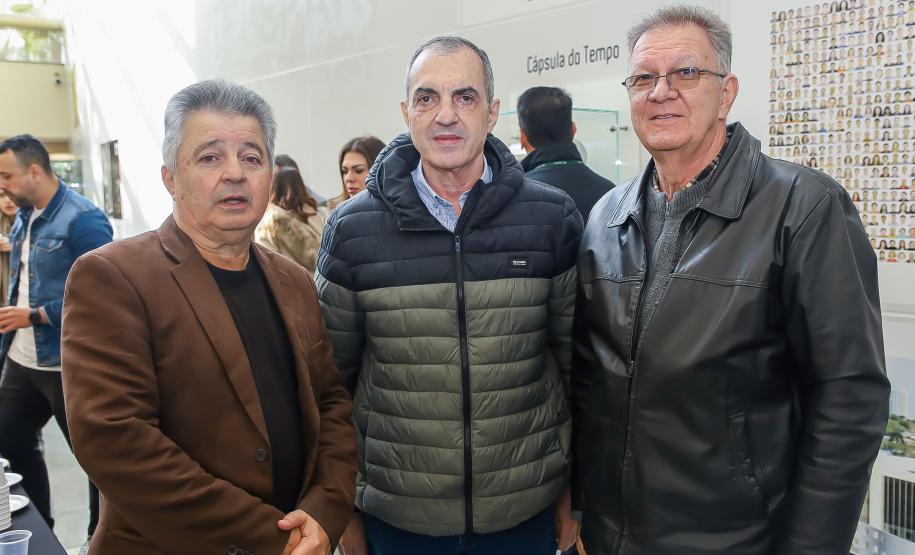 Estado apresenta programa Escritura na Mão para associações de municípios do Litoral e RMC