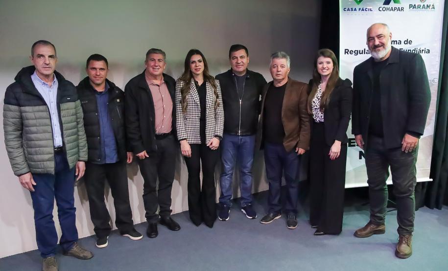 Estado apresenta programa Escritura na Mão para associações de municípios do Litoral e RMC